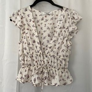 Adorable light weight blouse